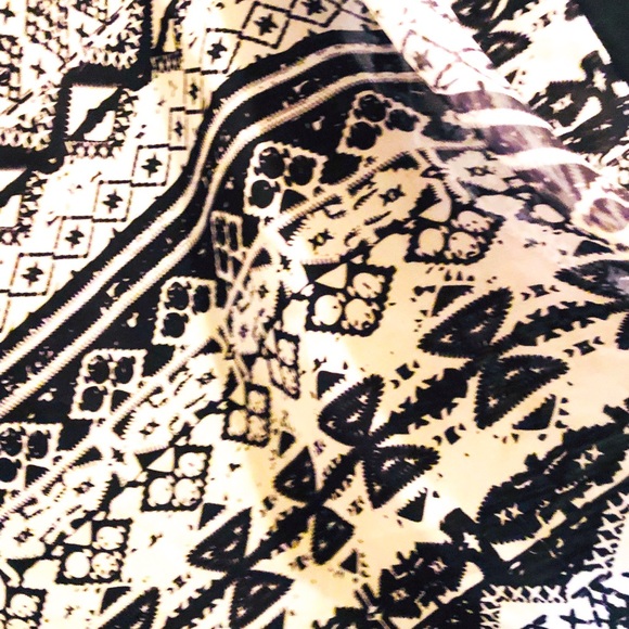 No Boundaries Knotted Back Tank Aztec Print - Picture 6 of 6